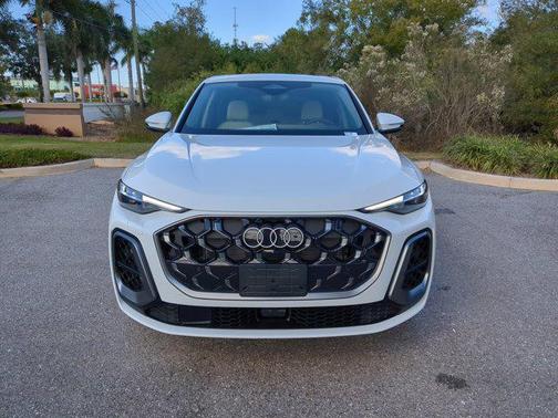 2025 Audi Q5 Premium Plus TFSI quattro S tronic