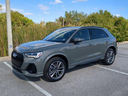 2025 Audi Q3 Premium 45 TFSI S line quattro Tiptronic