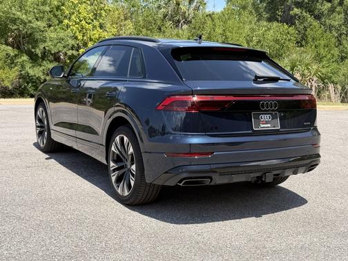 Waitomo Blue Metallic 2026 Audi Q8 55 Premium Plus