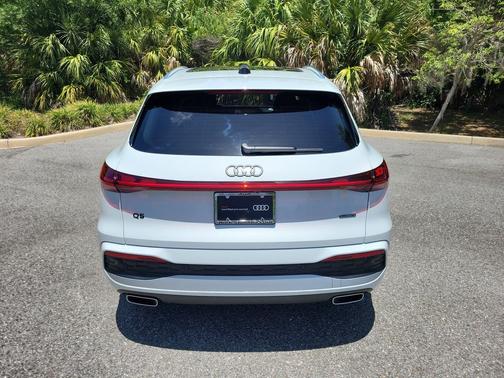Glacier White 2025 Audi Q5 Prestige TFSI quattro S tronic