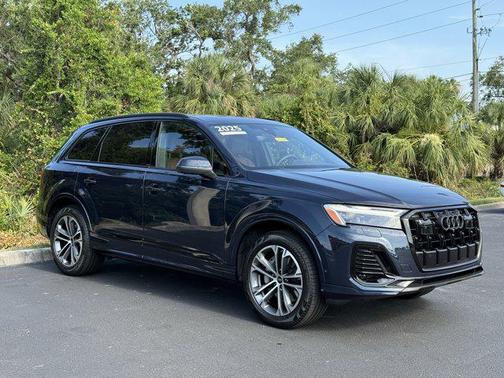 2025 Audi Q7 45 Premium Plus