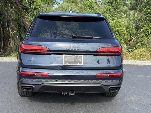 2025 Audi Q7 45 Premium Plus