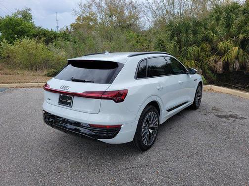 2024 Audi Q8 e-tron Prestige