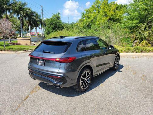 DAYTONA GRY MET 2026 Audi Q5 2.0T Technik