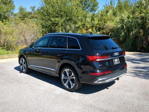 2021 Audi Q7 55 Premium Plus