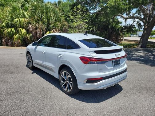 Glacier White Metallic 2024 Audi Q4 e-tron Sportback Premium Plus 50 quattro