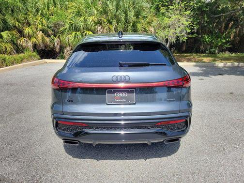 Tambora Gray Metallic 2026 Audi Q5 Sportback Premium Plus TFSI quattro S tronic