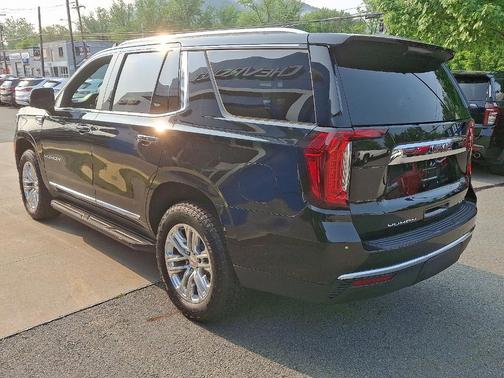 2022 GMC Yukon SLT
