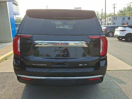 2022 GMC Yukon SLT