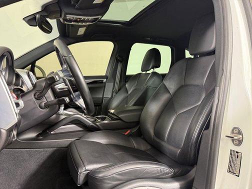 White 2017 Porsche Cayenne Platinum Edition