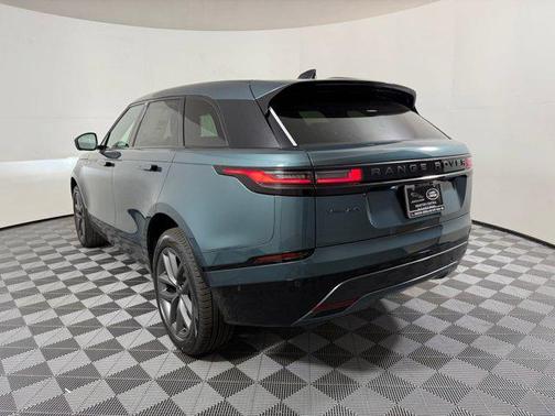 2026 Land Rover Range Rover Velar P400 Dynamic SE