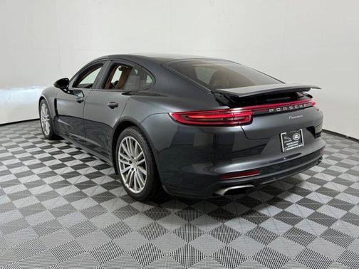 2019 Porsche Panamera RWD