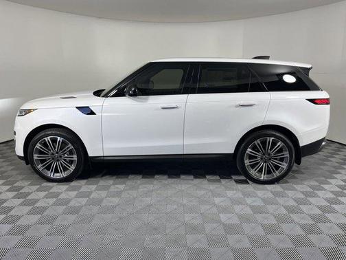2025 Land Rover Range Rover Sport SE