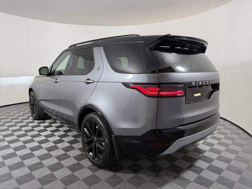 Eiger Grey Metallic 2026 Land Rover Discovery Gemini Edition