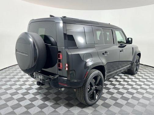 2025 Land Rover Defender 110 P400 X-Dynamic SE
