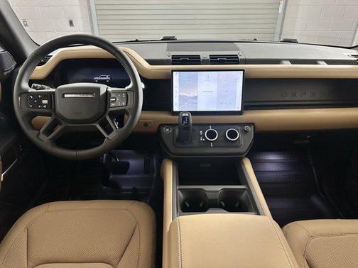 2025 Land Rover Defender 110 P400 X-Dynamic SE