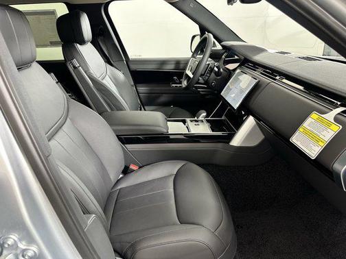 2025 Land Rover Range Rover P530 SE 7 Seat