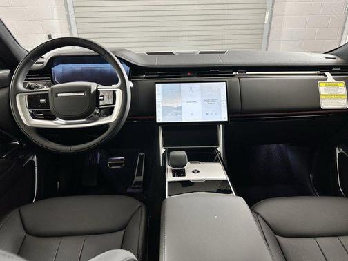 2025 Land Rover Range Rover P530 SE 7 Seat