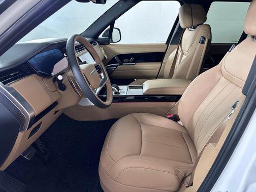 2025 Land Rover Range Rover P530 SE