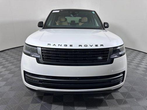 2025 Land Rover Range Rover P530 SE