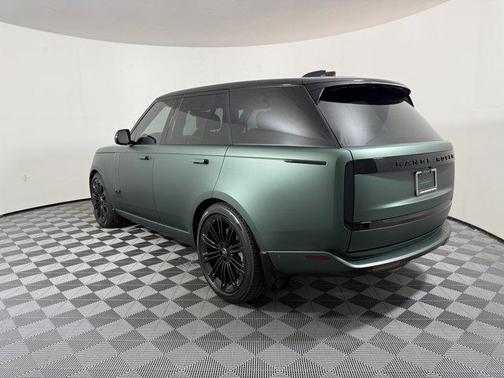 2025 Land Rover Range Rover P530 SE