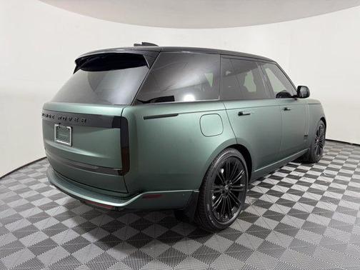 2025 Land Rover Range Rover P530 SE