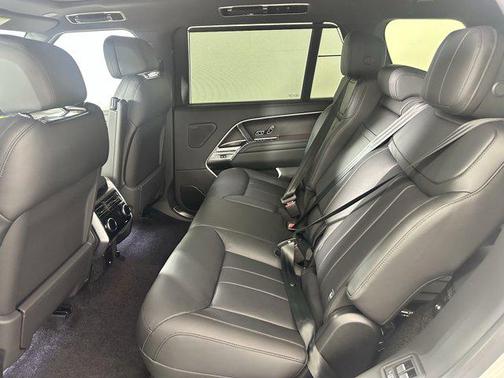 2025 Land Rover Range Rover P530 SE 7 Seat