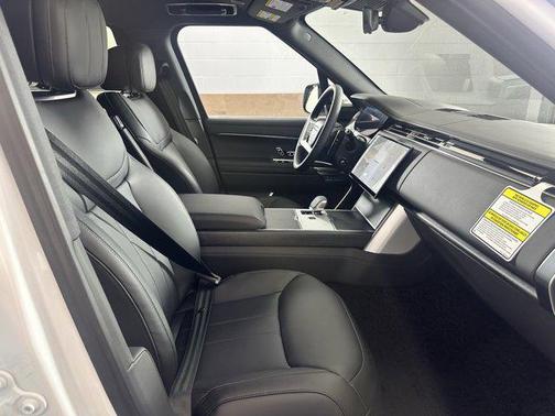 2025 Land Rover Range Rover P530 SE 7 Seat