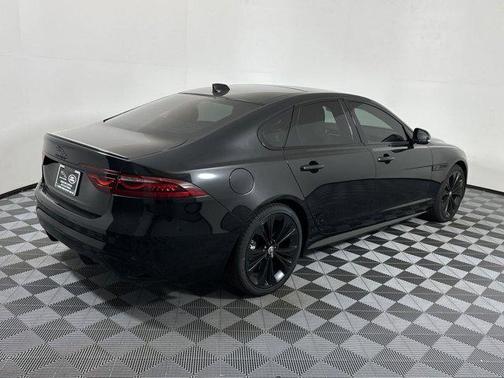 2024 Jaguar XF R-Dynamic SE