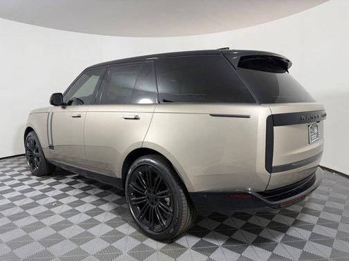 2026 Land Rover Range Rover P400 SE