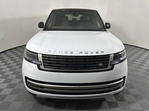 2025 Land Rover Range Rover P550e SE