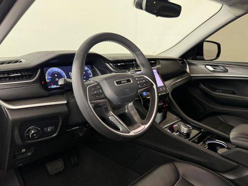 Bright White Clearcoat 2023 Jeep Grand Cherokee L Limited