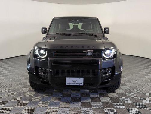 2022 Land Rover Defender V8