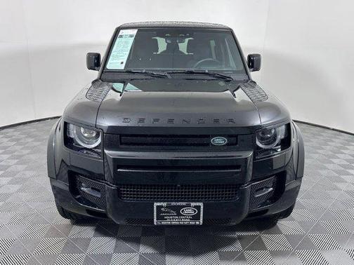 2022 Land Rover Defender V8