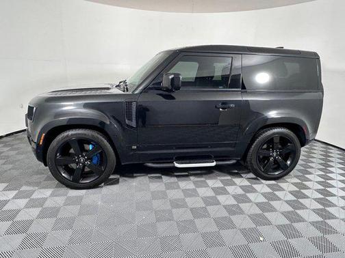 2022 Land Rover Defender V8