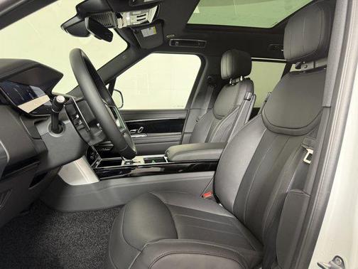 2026 Land Rover Range Rover P400 SE