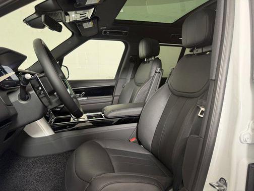 2026 Land Rover Range Rover P400 SE