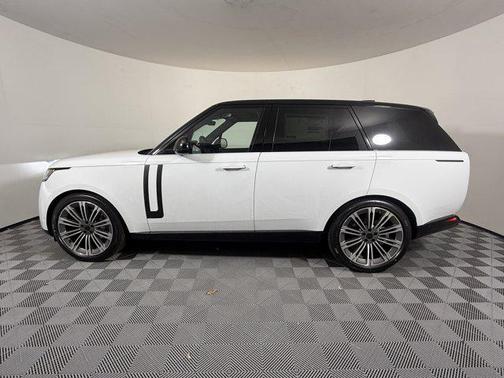 2026 Land Rover Range Rover P400 SE