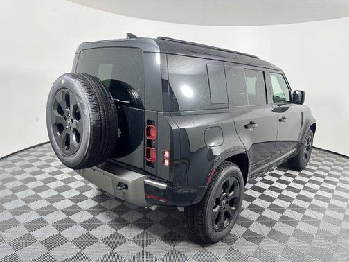 2025 Land Rover Defender 110 P400 X-Dynamic SE
