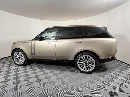 2026 Land Rover Range Rover P530 SE