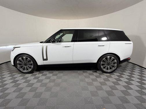 2026 Land Rover Range Rover P400 SE 7 Seat