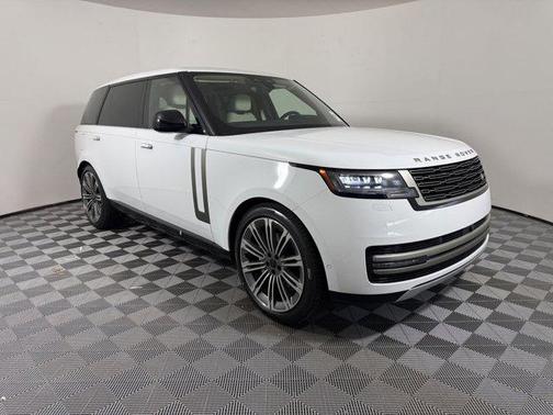 2026 Land Rover Range Rover P400 SE 7 Seat