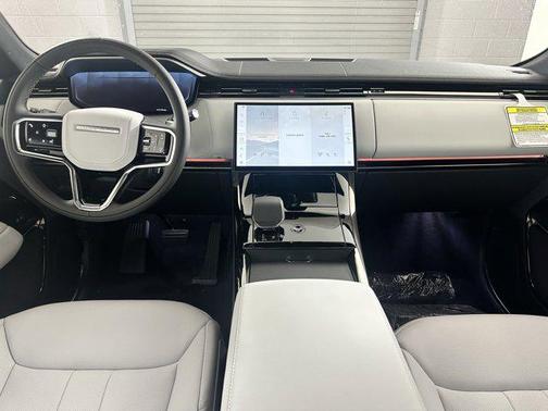2025 Land Rover Range Rover Sport SE