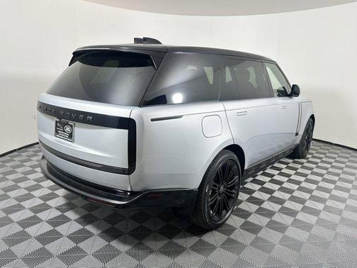 2025 Land Rover Range Rover P530 SE 7 Seat