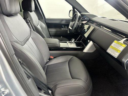 2025 Land Rover Range Rover P530 SE 7 Seat