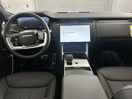 2025 Land Rover Range Rover P530 SE 7 Seat
