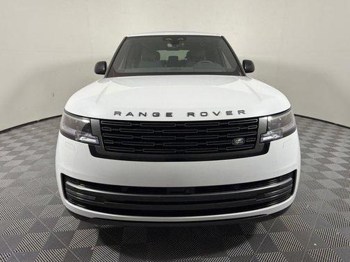 2026 Land Rover Range Rover P530 SE 7 Seat