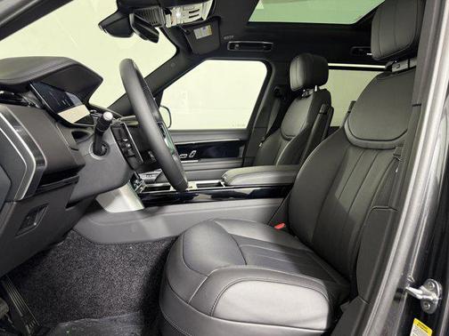 2026 Land Rover Range Rover P400 SE 7 Seat
