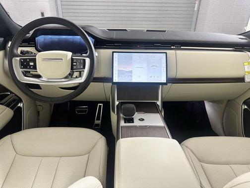 2025 Land Rover Range Rover P530 SE 7 Seat