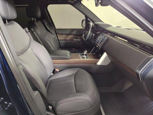 2023 Land Rover Range Rover P530 SE
